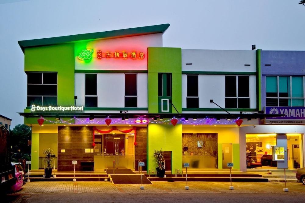 Hotel Zamburger Skudai Bagian luar foto