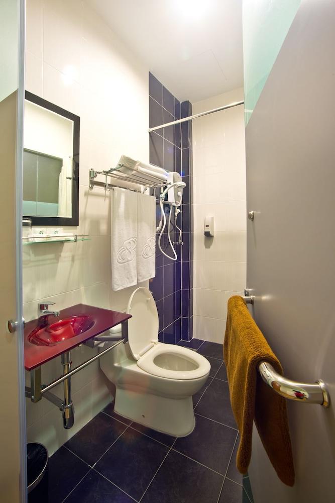 Hotel Zamburger Skudai Bagian luar foto