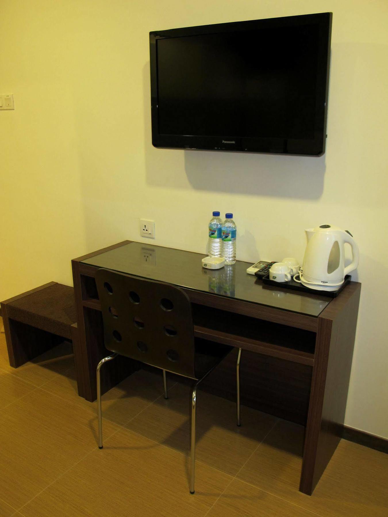 Hotel Zamburger Skudai Bagian luar foto